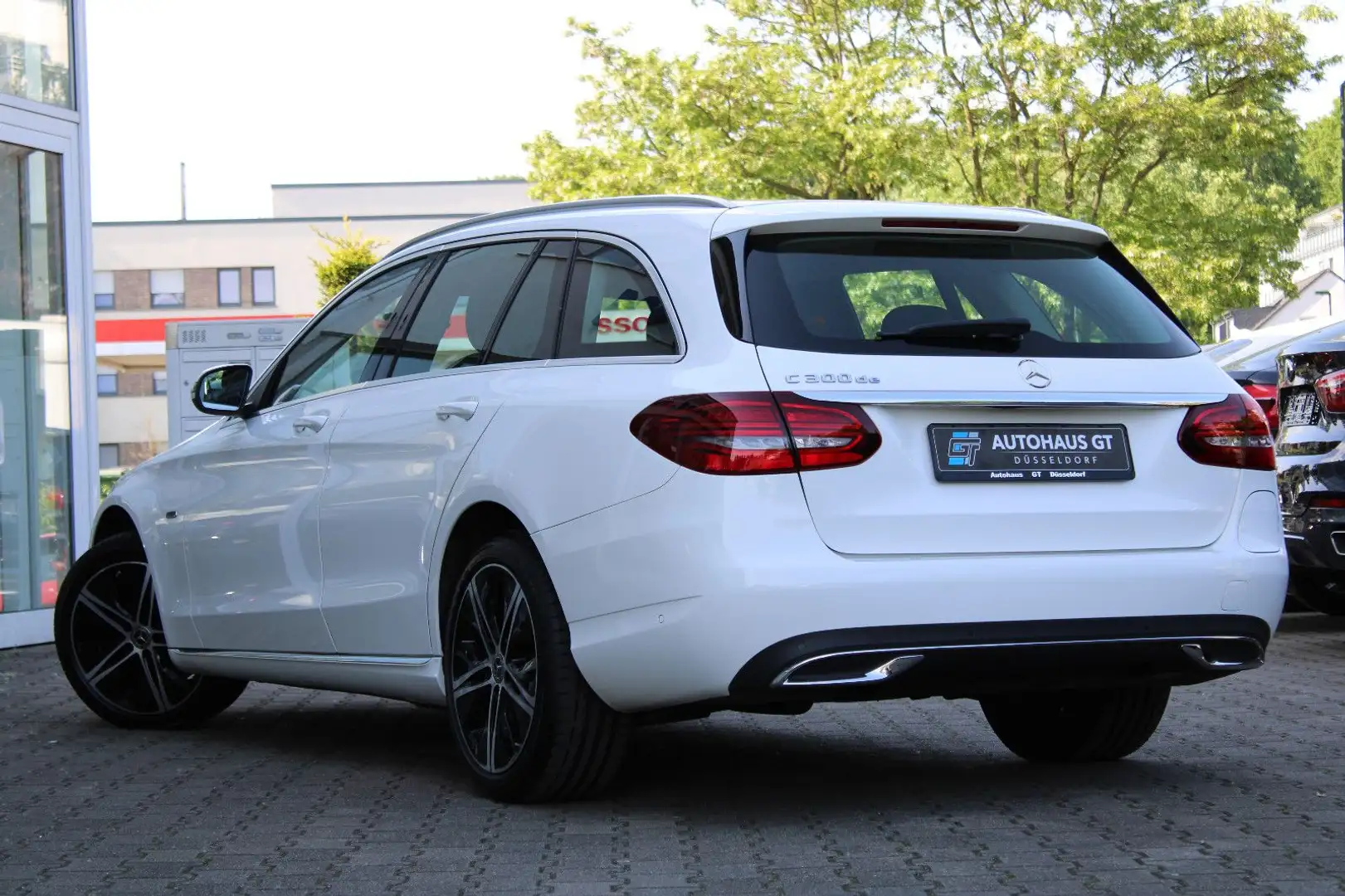 Mercedes-Benz C 300 T/ACC/Standhzg/Klima/Navi/Kamera/Sitzhzg Weiß - 2