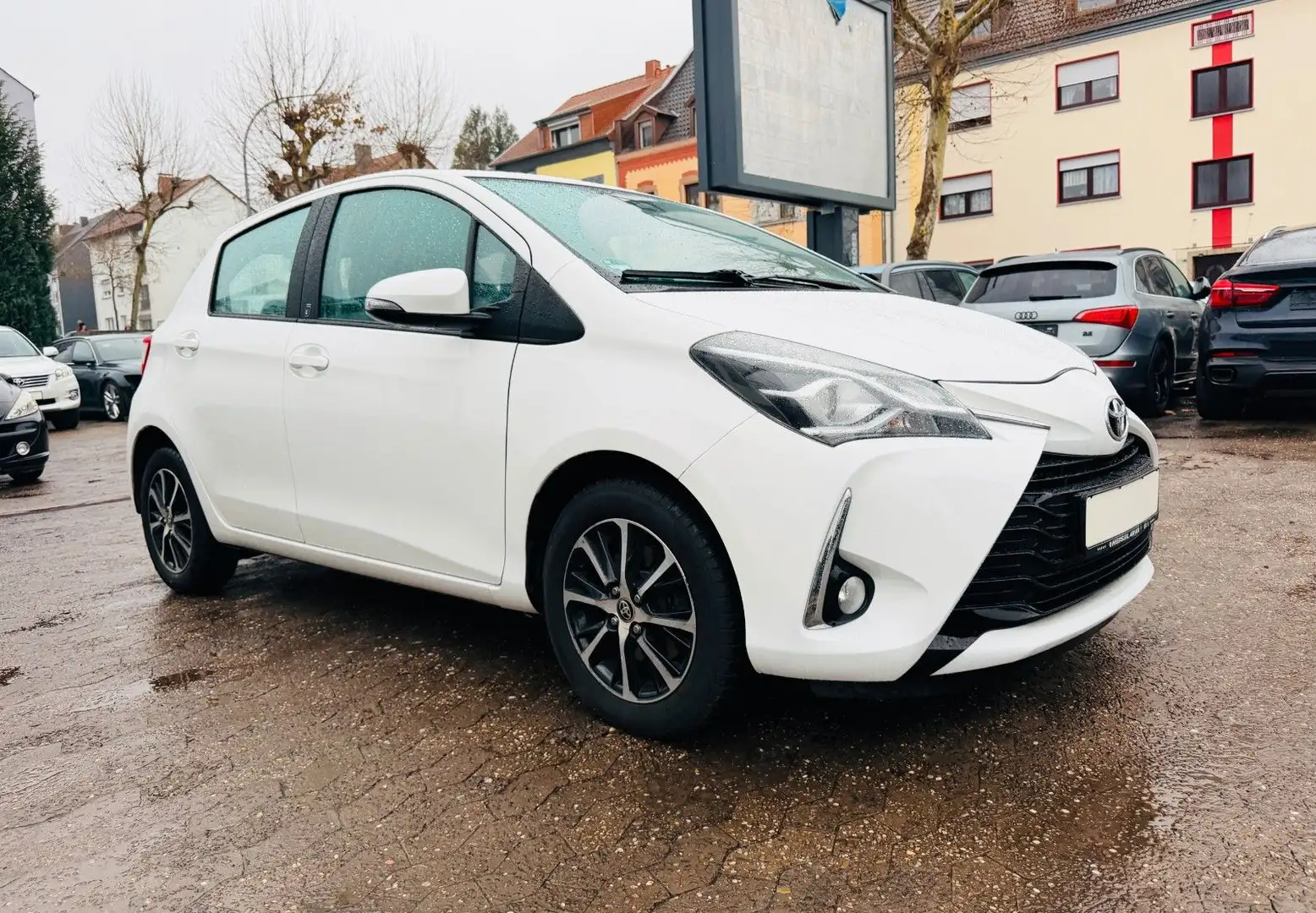 Toyota Yaris 1.5 Team D Kamera Spur Sitzheizung Blanc - 1
