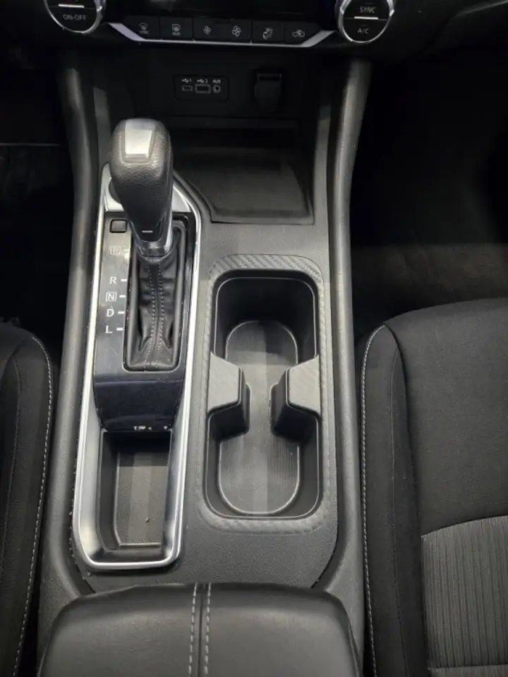 Nissan Sentra снимка Nissan Sentra