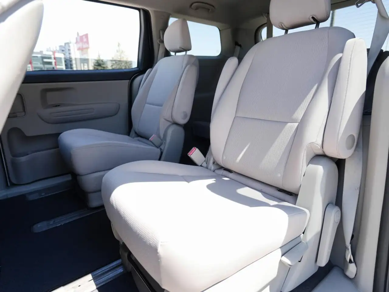 Kia Sedona снимка Kia Sedona