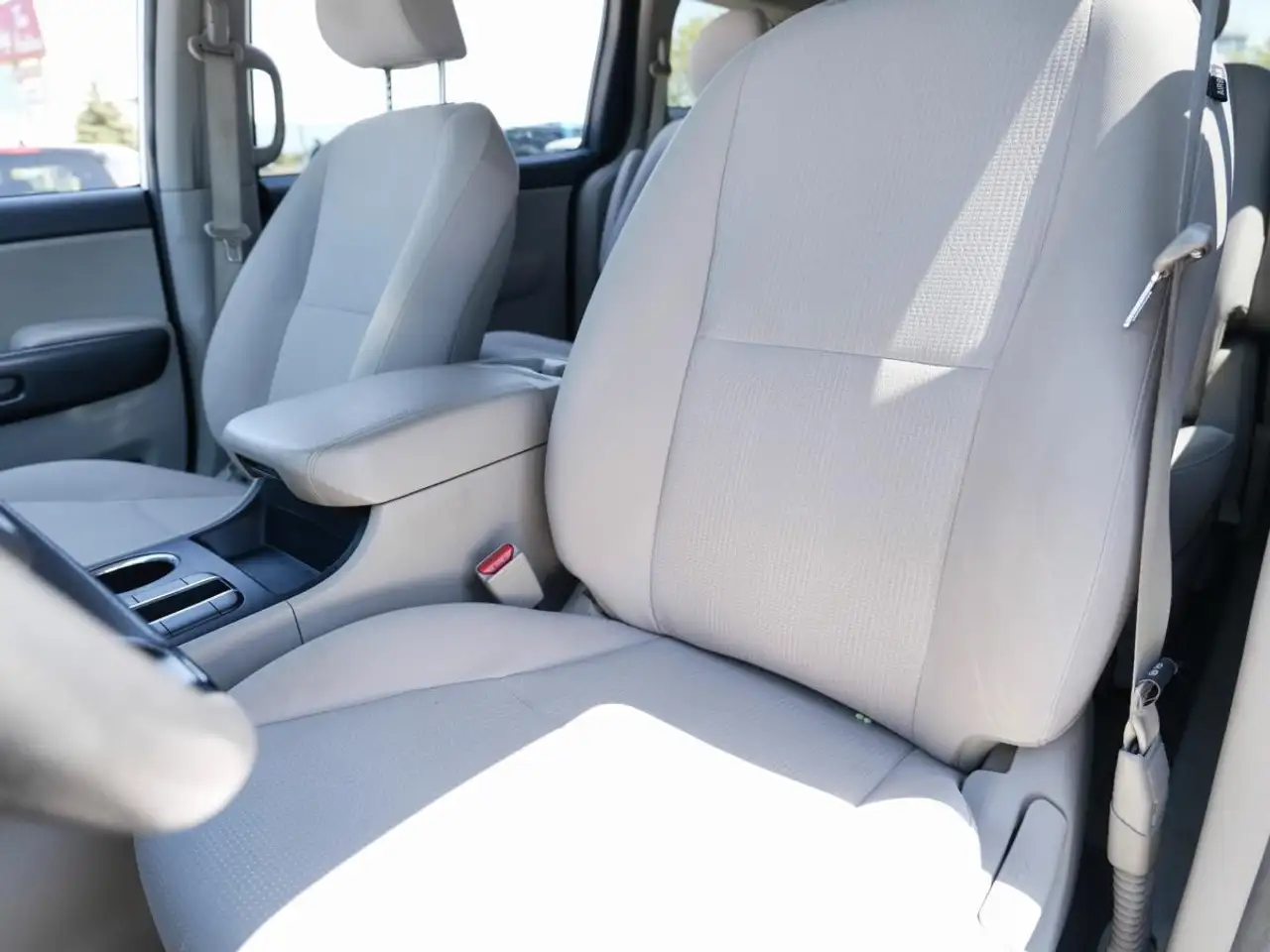 Kia Sedona снимка Kia Sedona