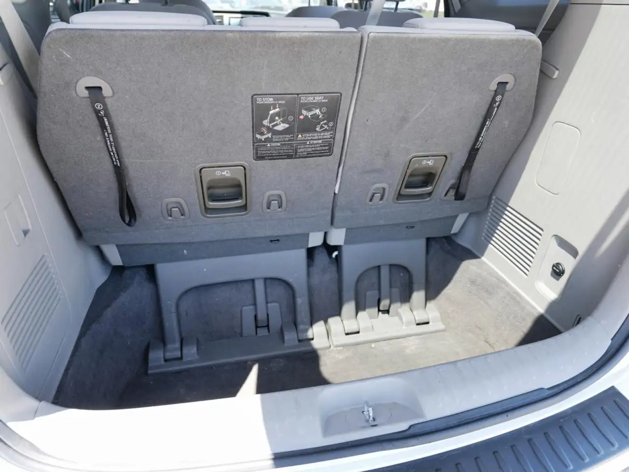 Kia Sedona снимка Kia Sedona