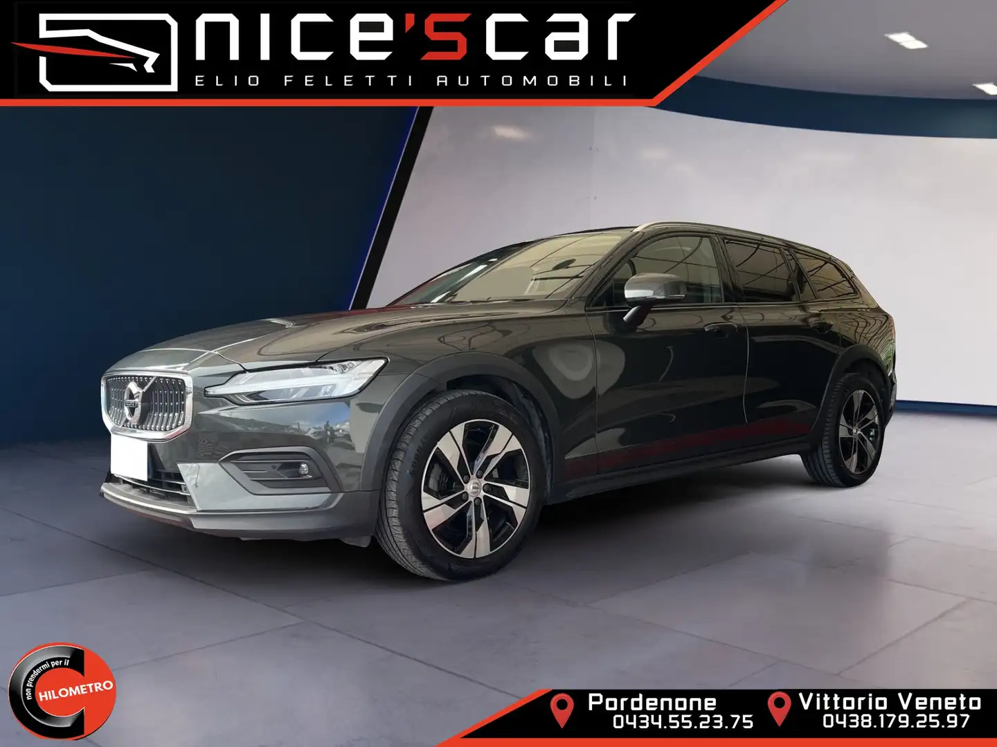 Volvo V60 Cross Country V60 Cross Country B4 (d) AWD Geartronic Nero - 1