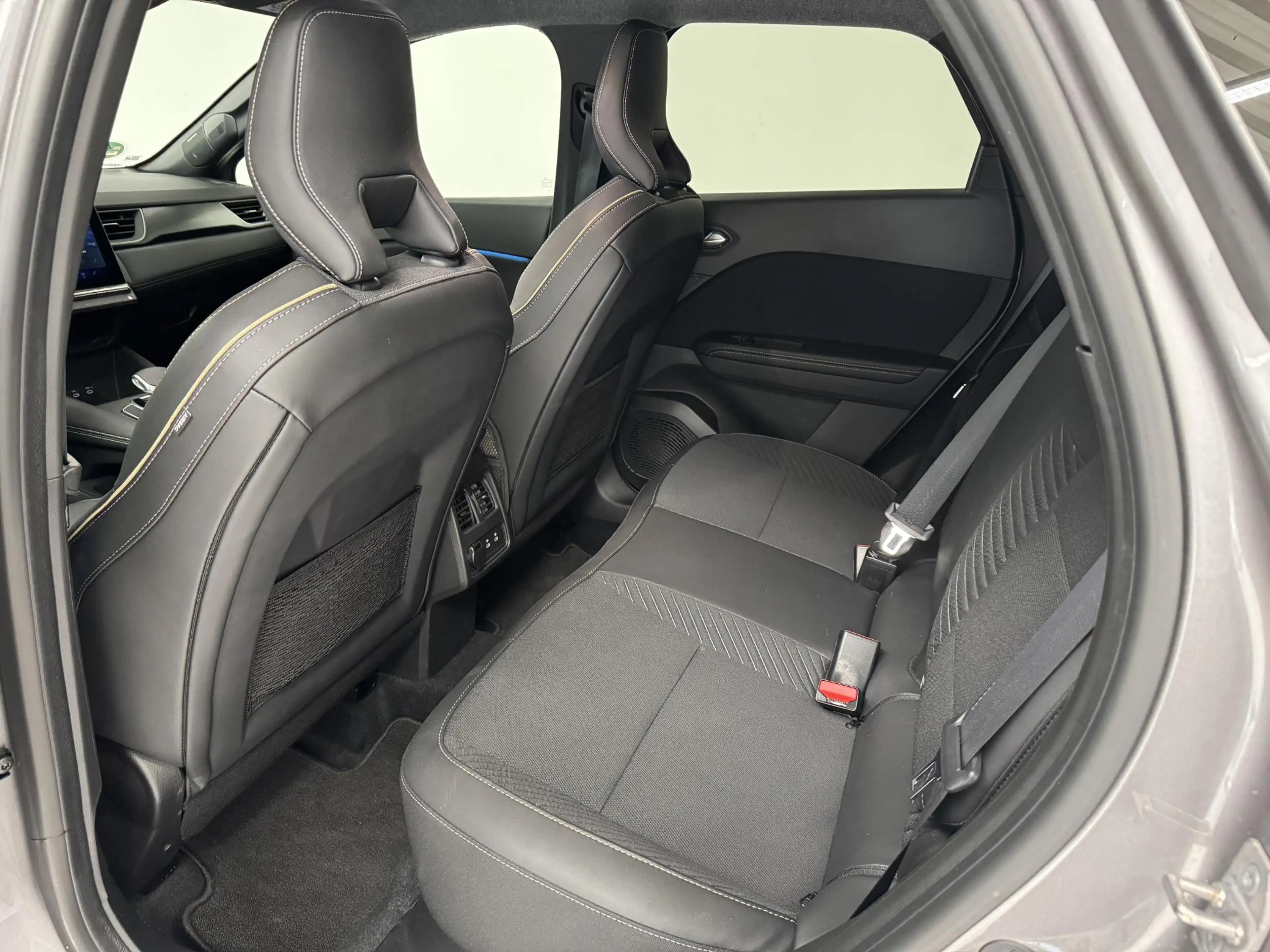 Renault Symbioz 1.6 E-Tech full hybrid 145 Iconic | Navigatie | 36 — photo 8