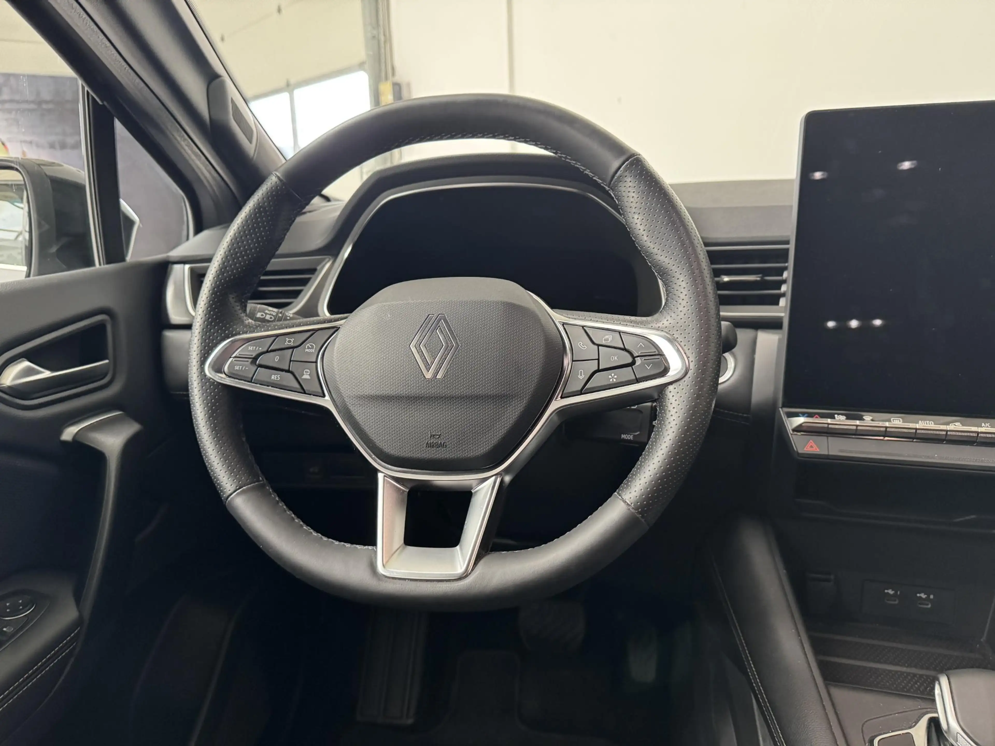 Renault Symbioz 1.6 E-Tech full hybrid 145 Iconic | Navigatie | 36 — photo 34