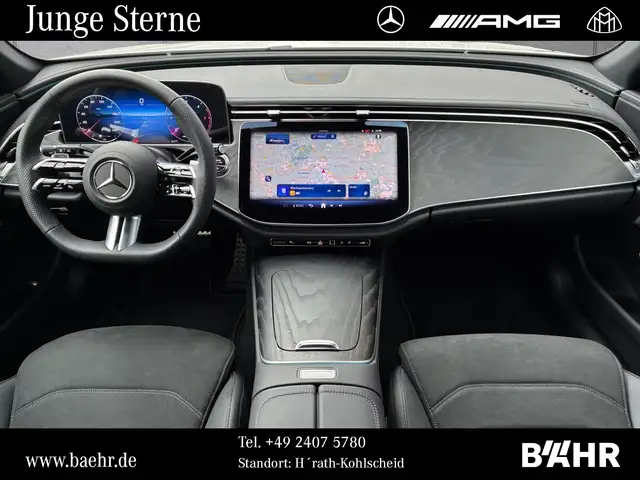 Mercedes-Benz 220 view 4