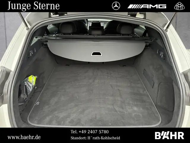 Mercedes-Benz 220 view 10