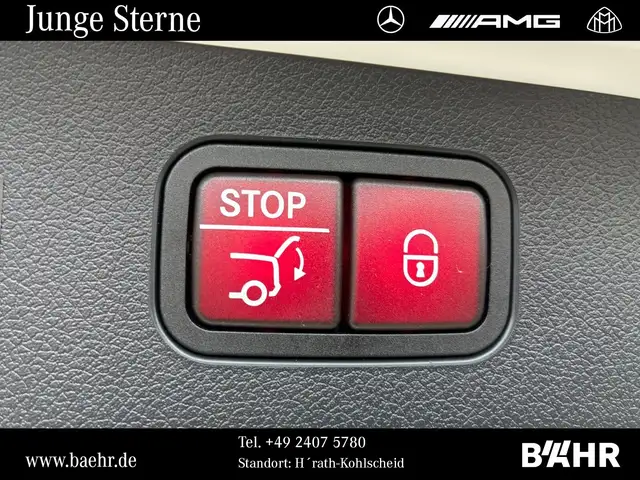Mercedes-Benz 220 view 12