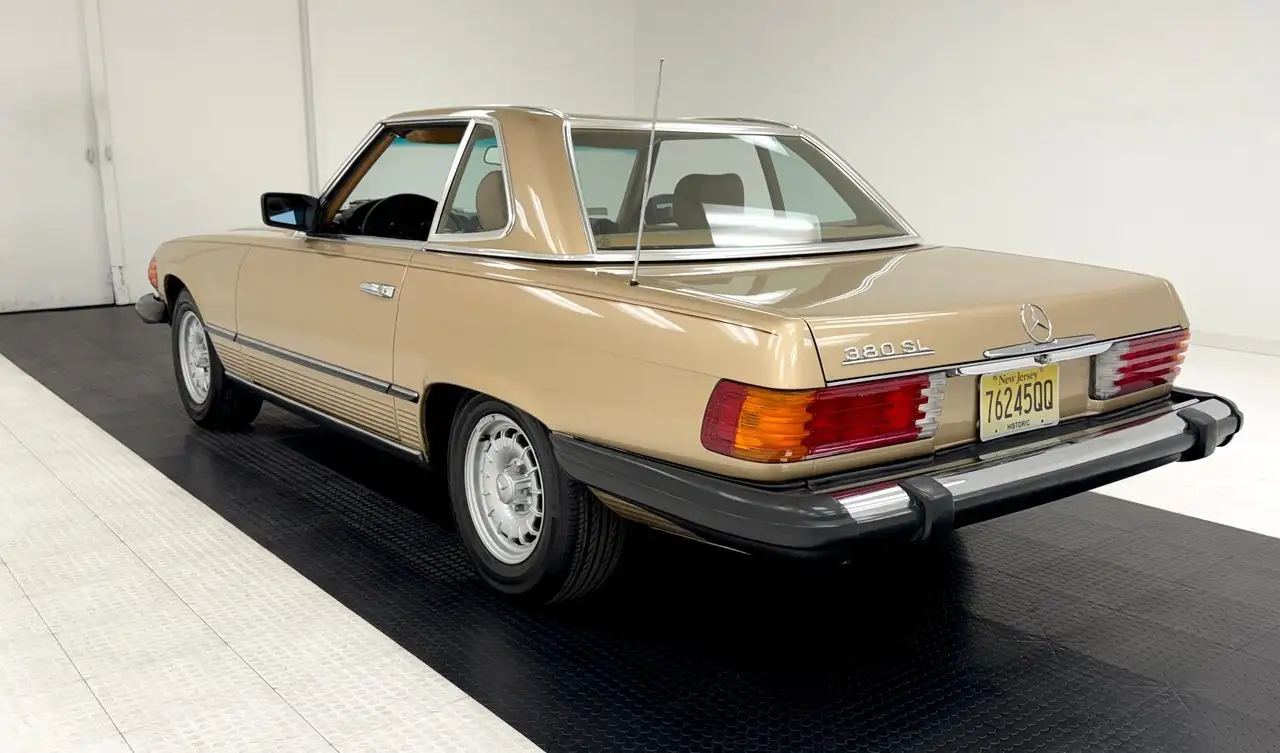 Mercedes-Benz 380 SL Convertible, foto 7