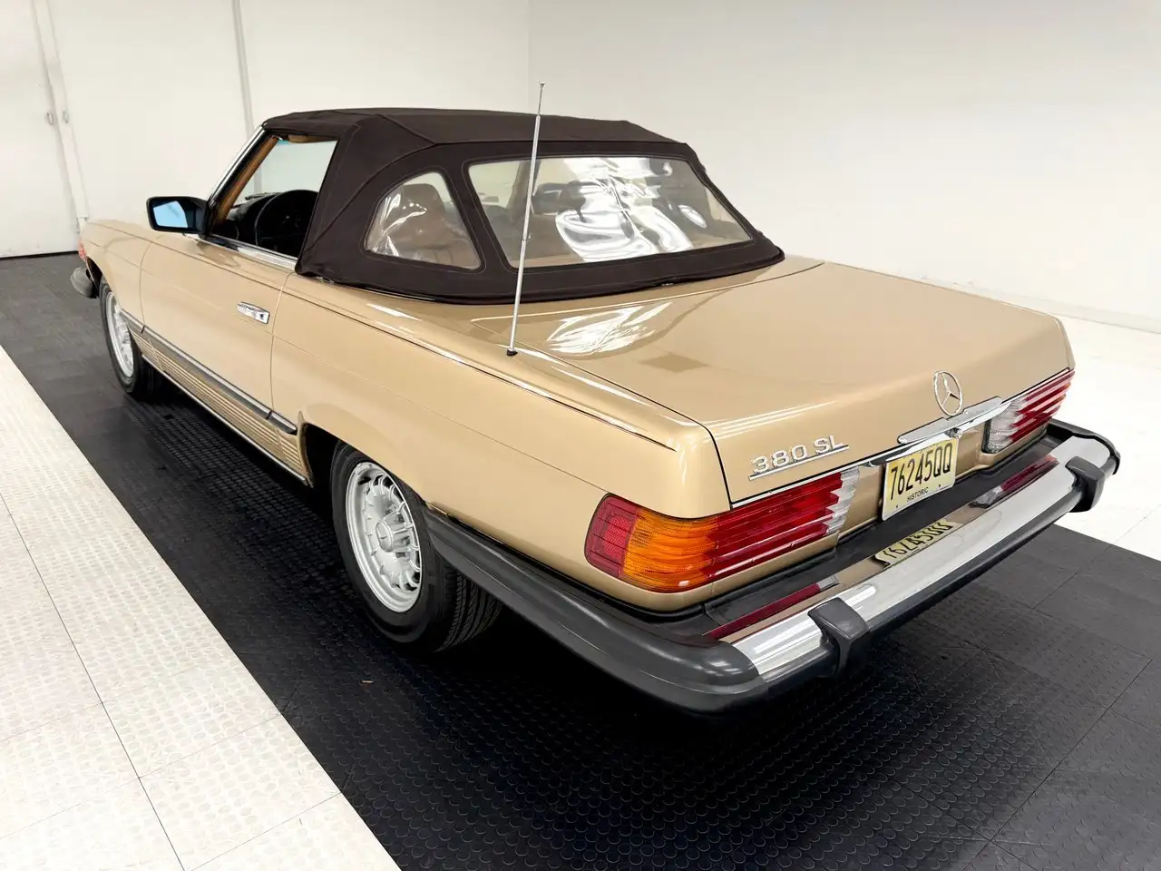 Mercedes-Benz 380 SL Convertible, foto 8