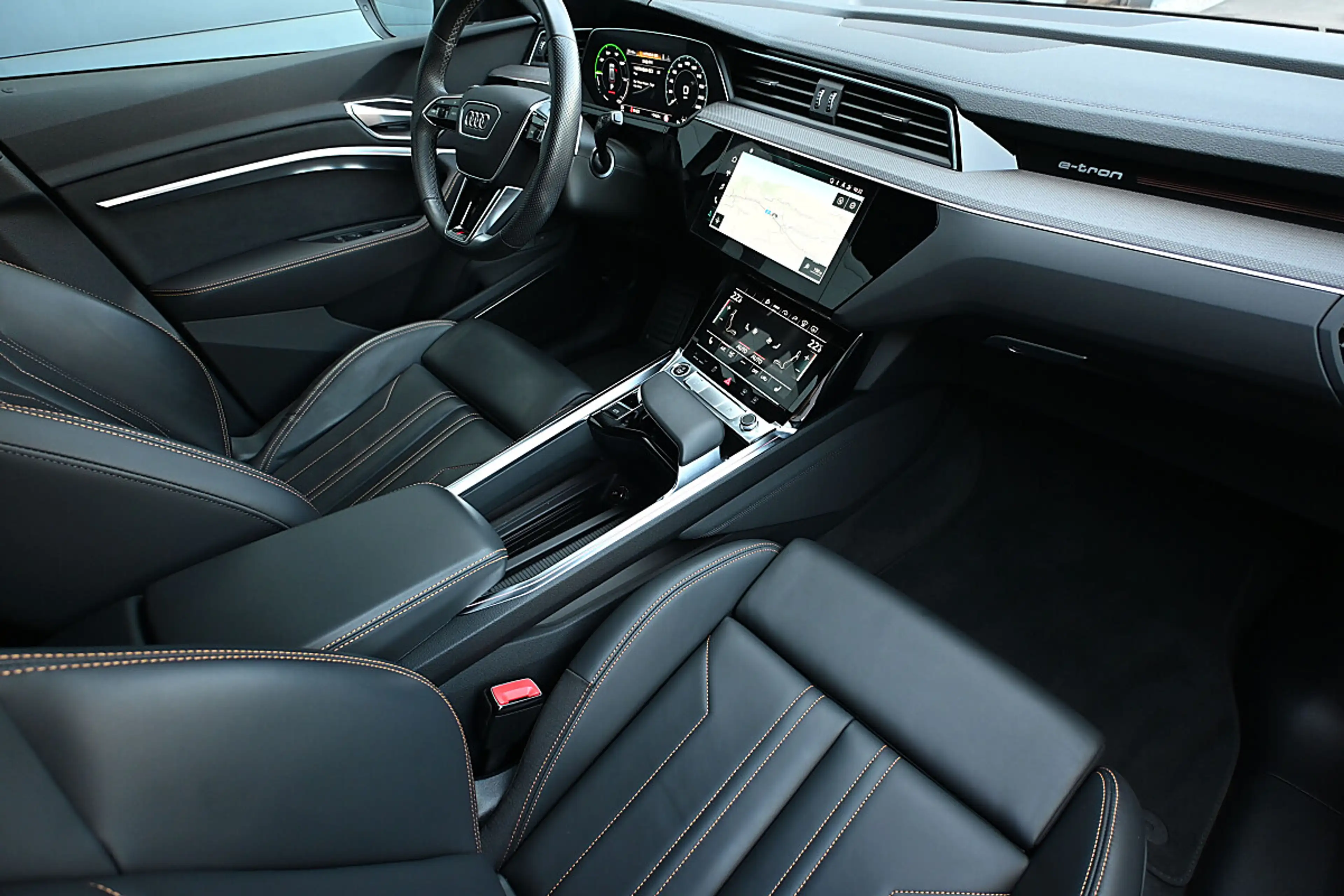Audi e-tron 55 quattro 95kWh S-line black edition NP €118k ... — photo 6