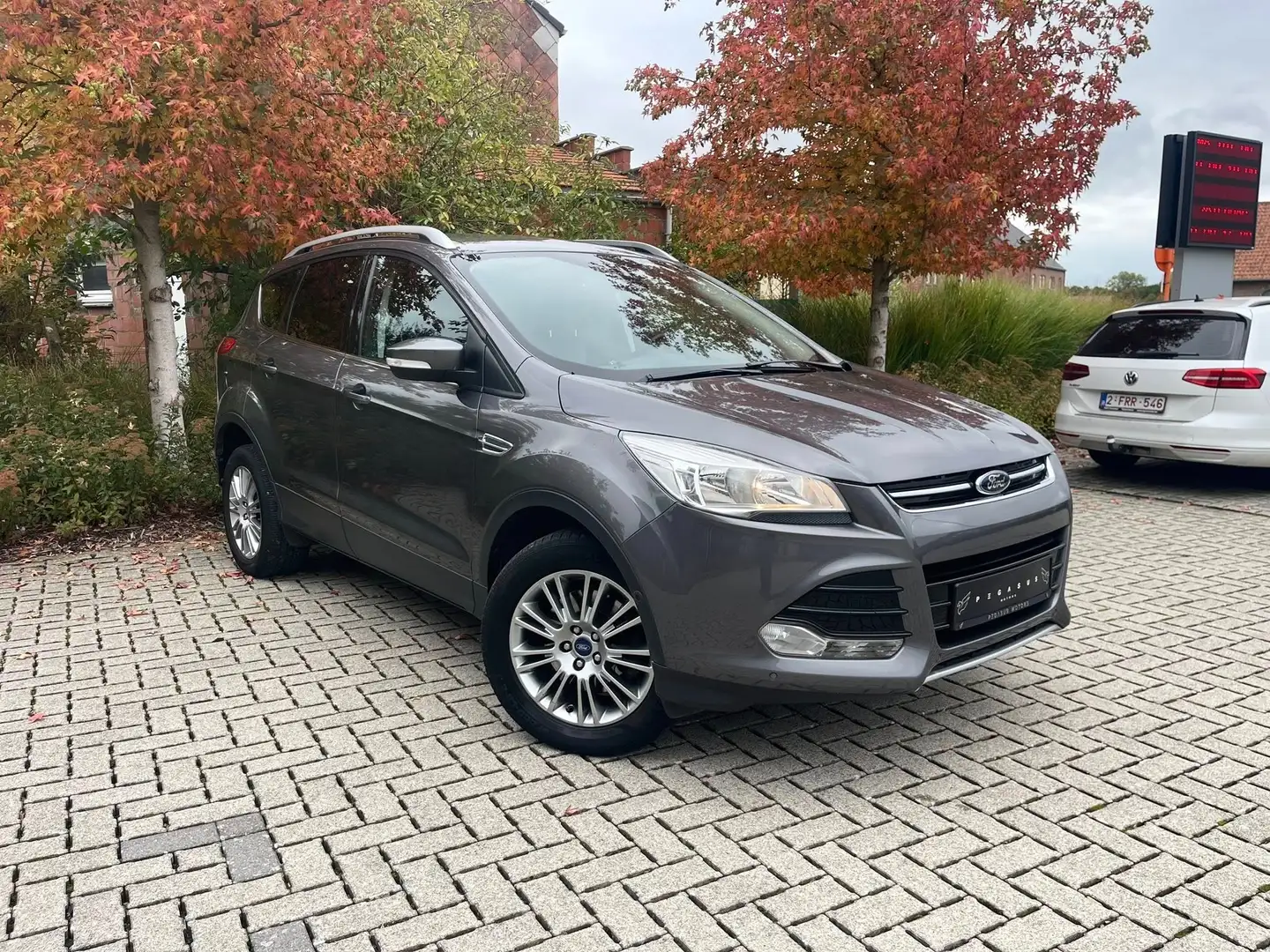 Ford Kuga 2.0 - 2014/139.000km/Euro 5b - AUTOMAAT Grijs - 2