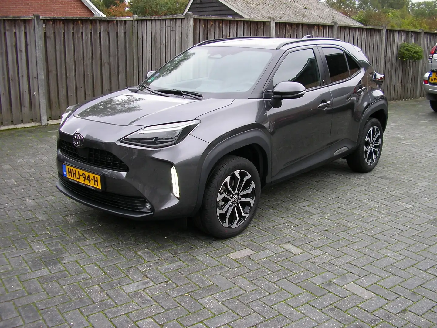 Toyota Yaris Cross 1.5 Hybr 130 Dynamic FACELIFT DODEHOEK NAVI Gris - 1
