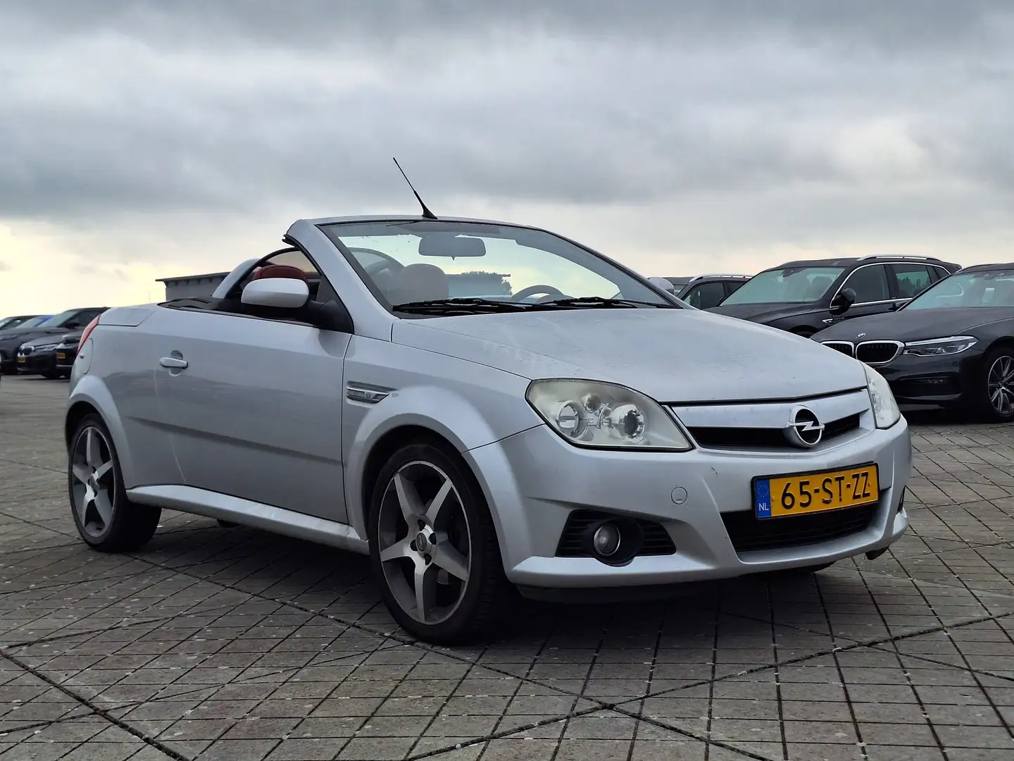 Opel Tigra €2849,-1.4-16V Sport Airco Apk 2026 Nap pas E4 Šedá - 1