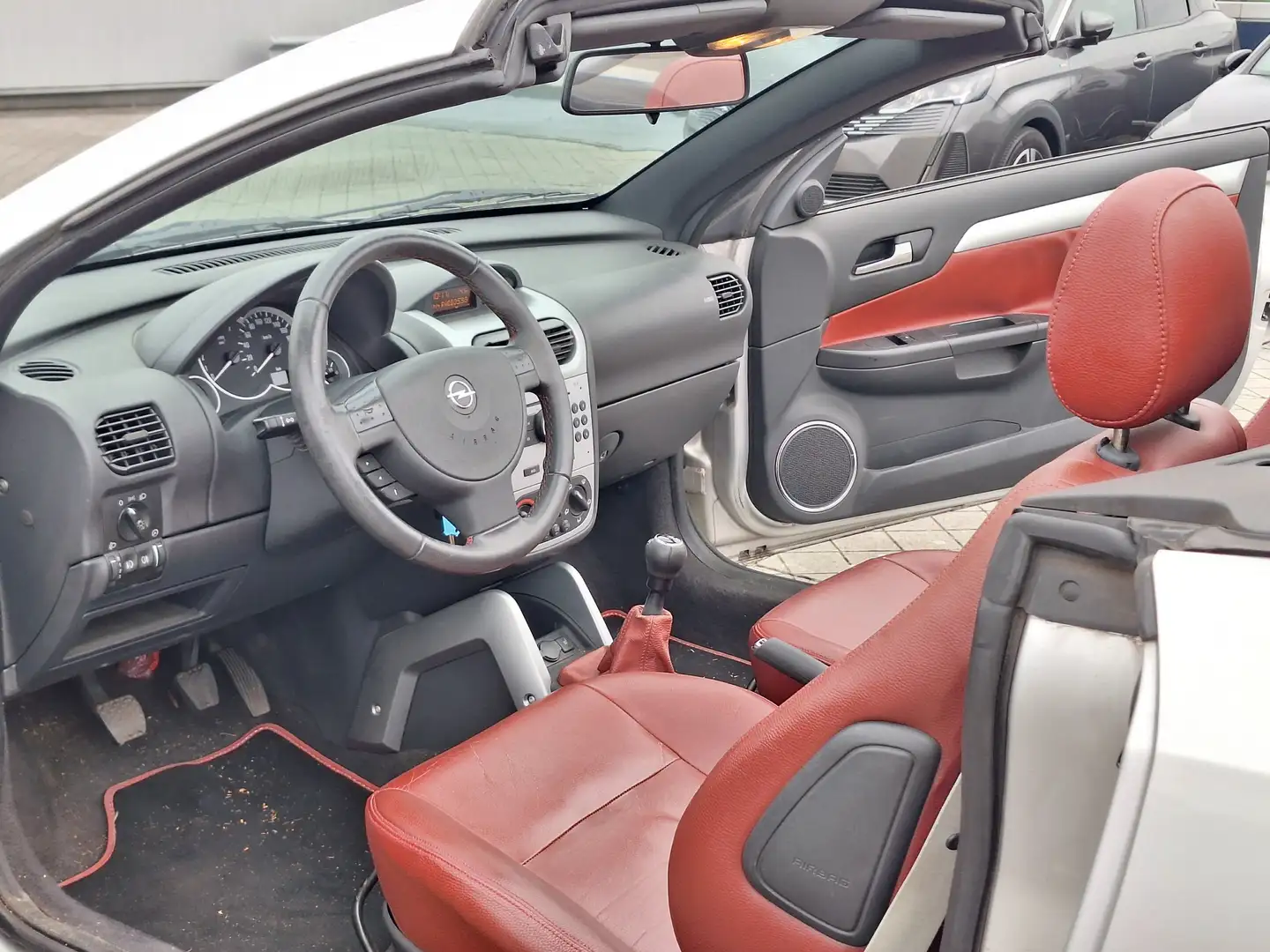 Opel Tigra €2849,-1.4-16V Sport Airco Apk 2026 Nap pas E4 Šedá - 2