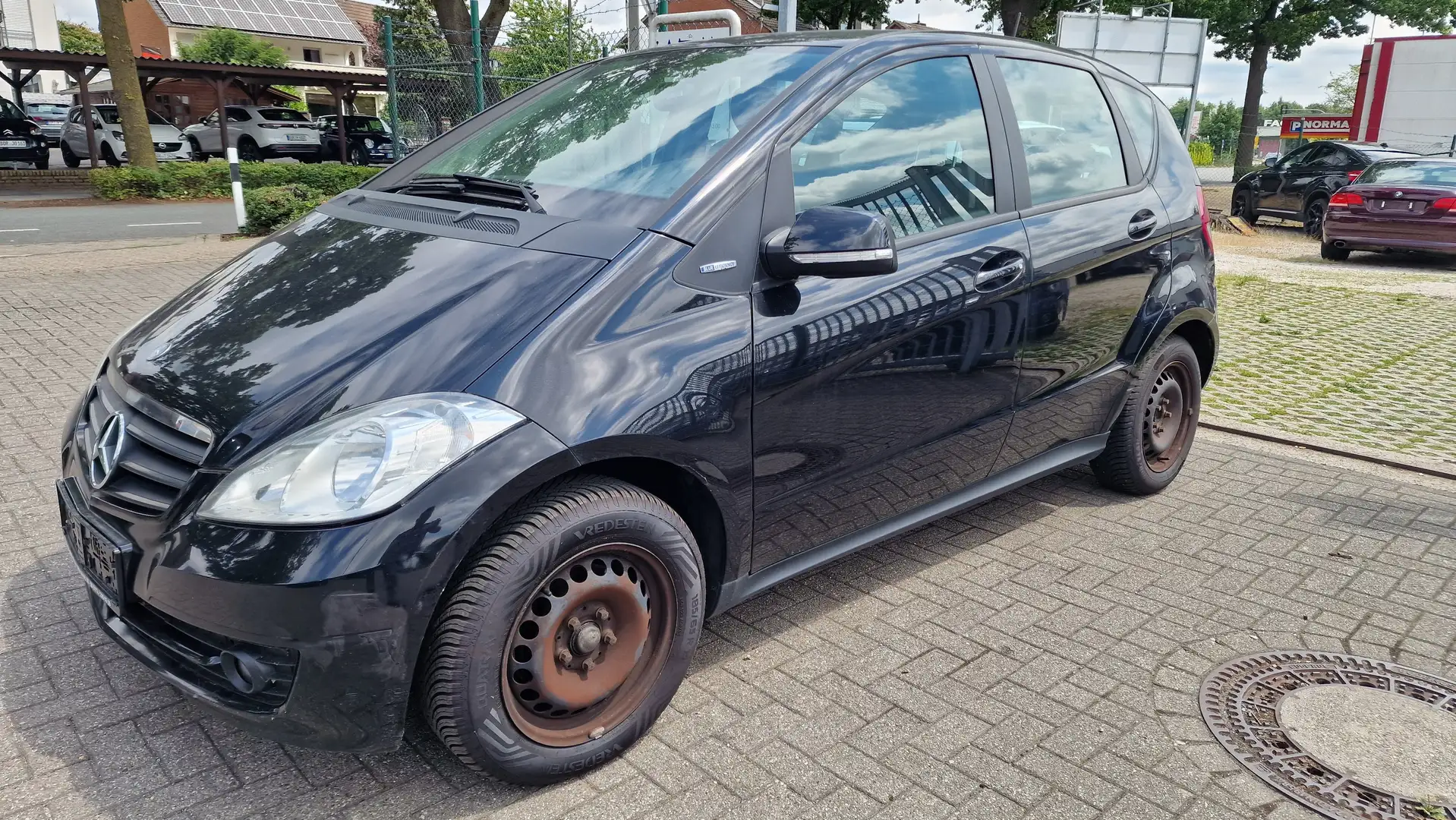 Mercedes-Benz A 160 BlueEFFICIENCY Tüv bis 08.2026 Noir - 1