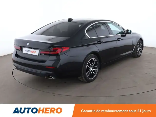 BMW 5 Series view 6