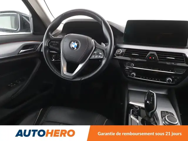 BMW 5 Series view 13