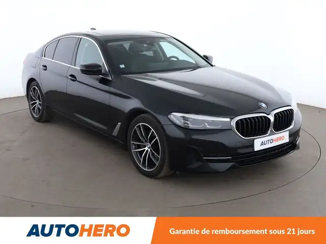 BMW 5 Series view 8