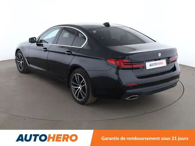 BMW 5 Series view 4