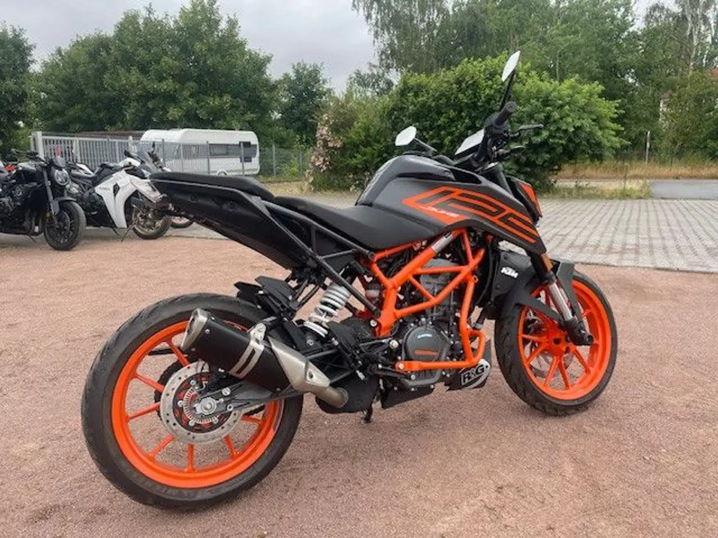 KTM 125 Duke Černá - 1