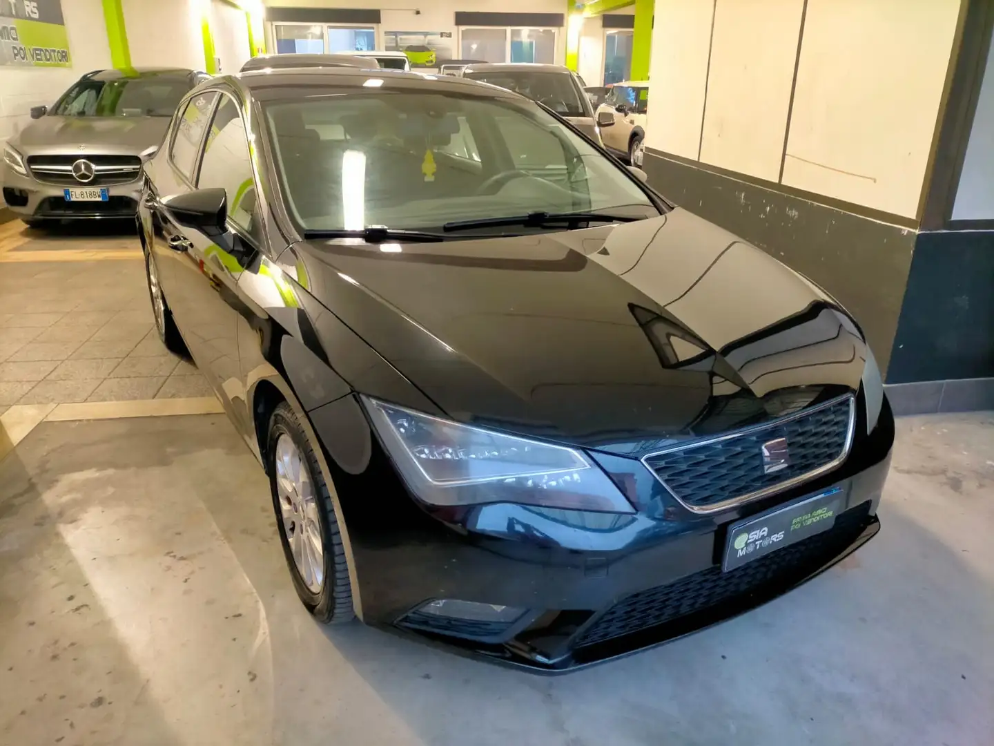 SEAT Leon Leon 5p 1.6 tdi cr Business Navi Unico Propr. Zwart - 1