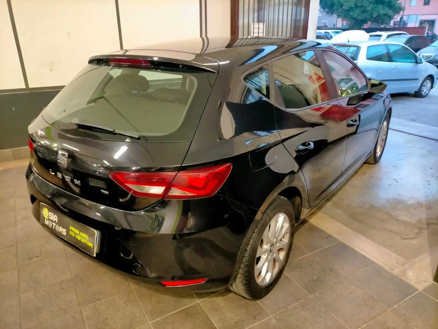 SEAT Leon Leon 5p 1.6 tdi cr Business Navi Unico Propr. Zwart - 2