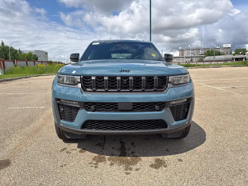 Jeep Grand Cherokee 2026 photo 2