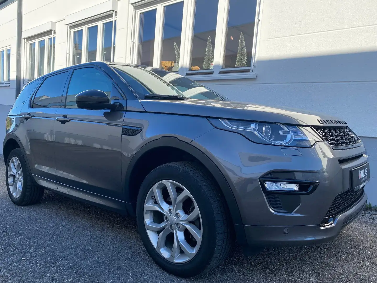 Land Rover Discovery Sport HSE *Panorama-Autom.-LED* Grau - 2