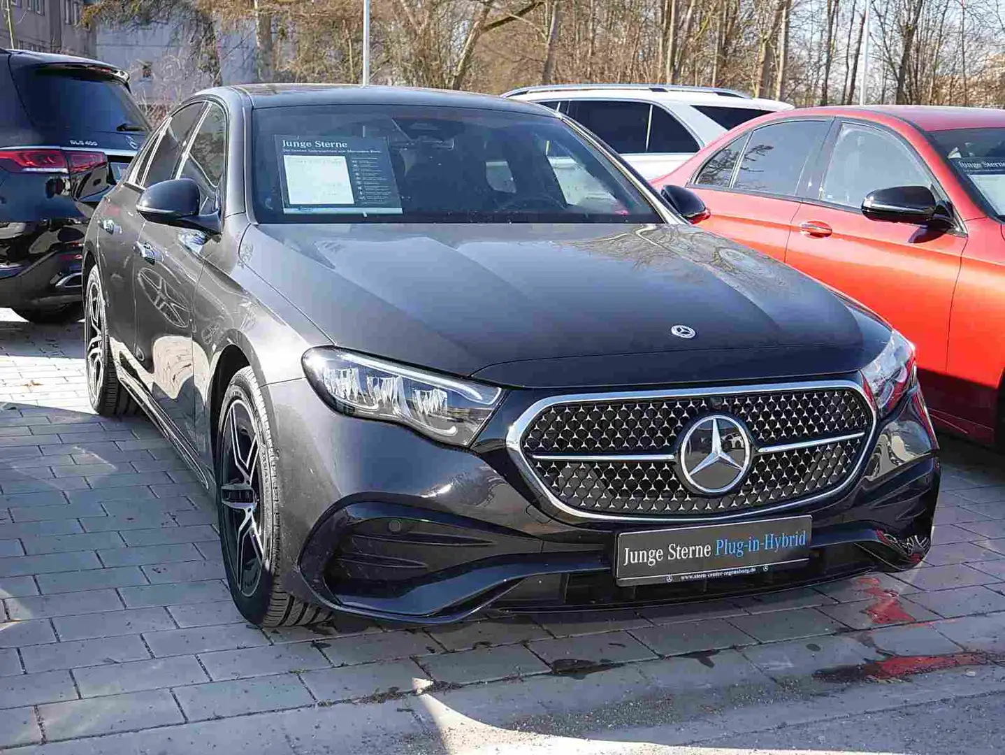 Mercedes-Benz E 300 e Limousine AMG+NIGHT+AHK+DIST.+WINTER-PAK Grau - 2