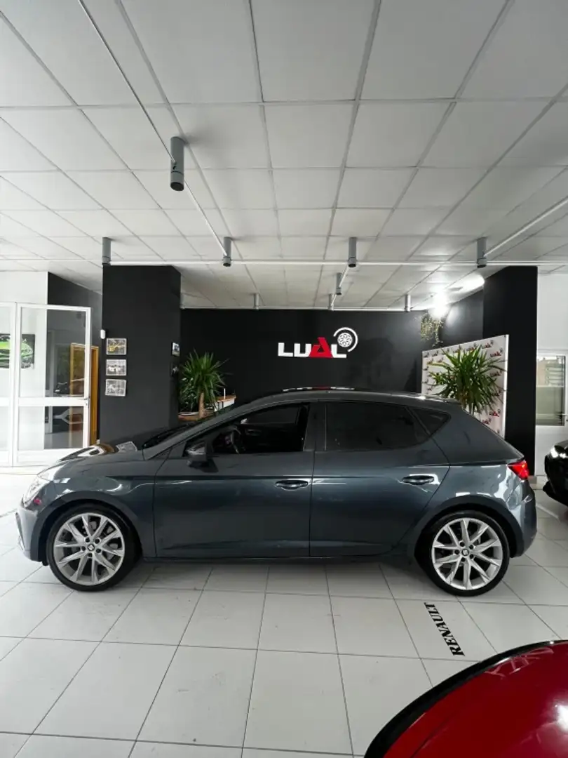 SEAT Leon ST 2.0TDI CR S&S FR DSG-7 150 Gris - 2