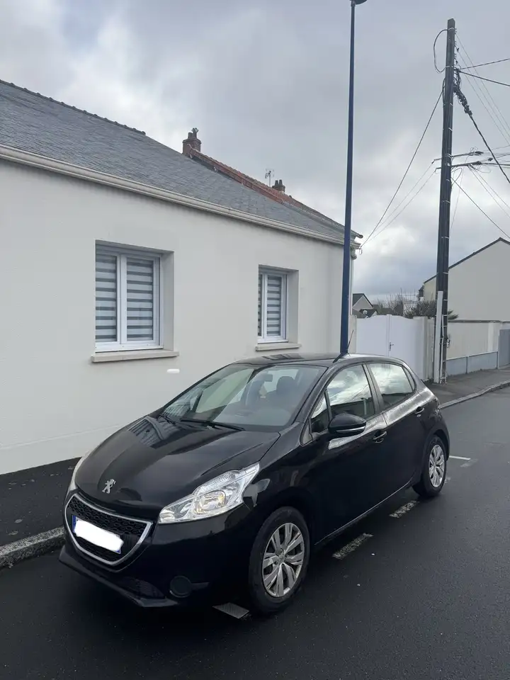 Peugeot 208 1.4 HDi 68ch FAP BVM5 Allure