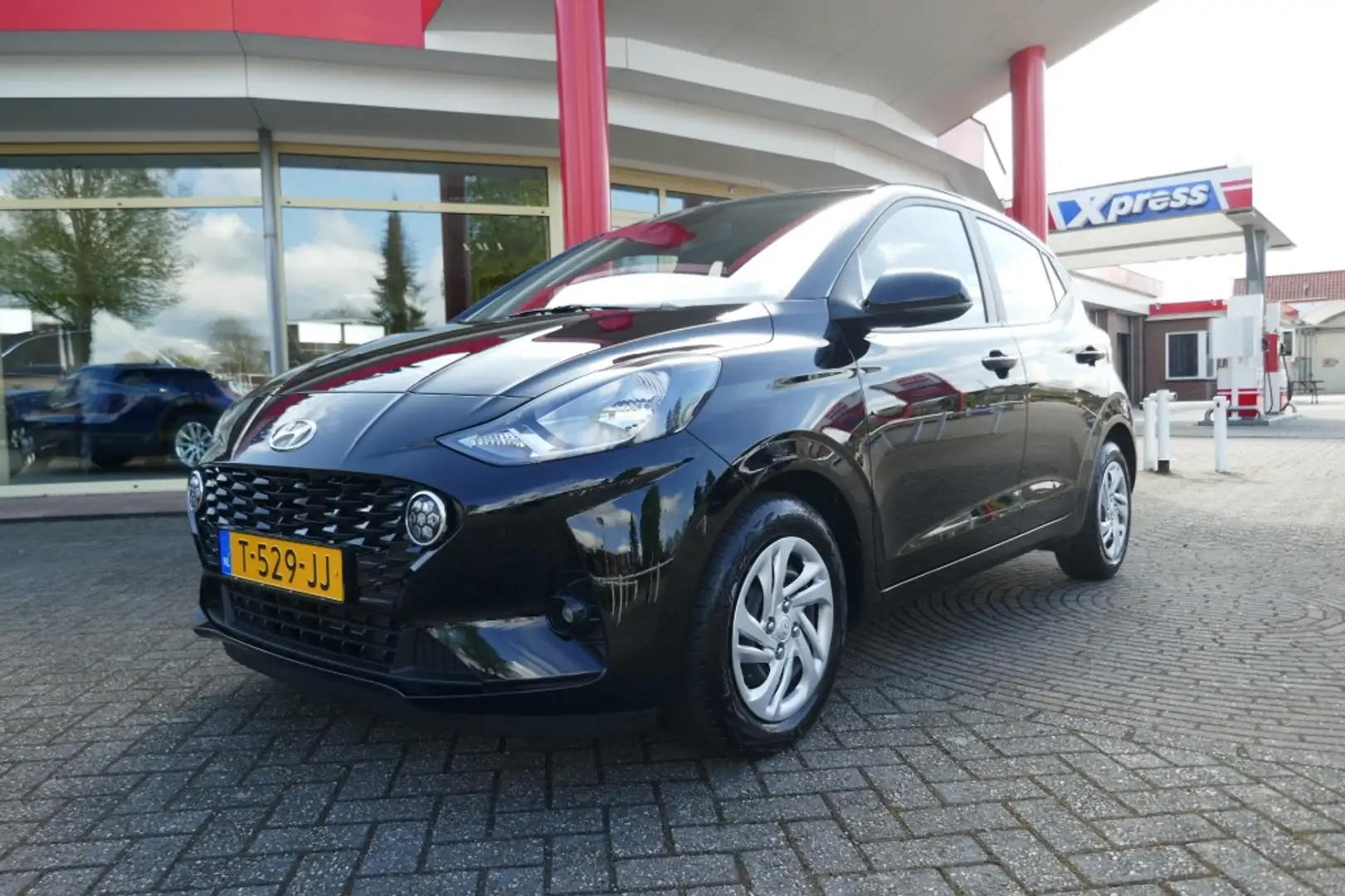 Hyundai i10 1.0 COMFORT SMART  CAMERA/NAVIGATIE/CRUISE CONTROL Zwart - 2