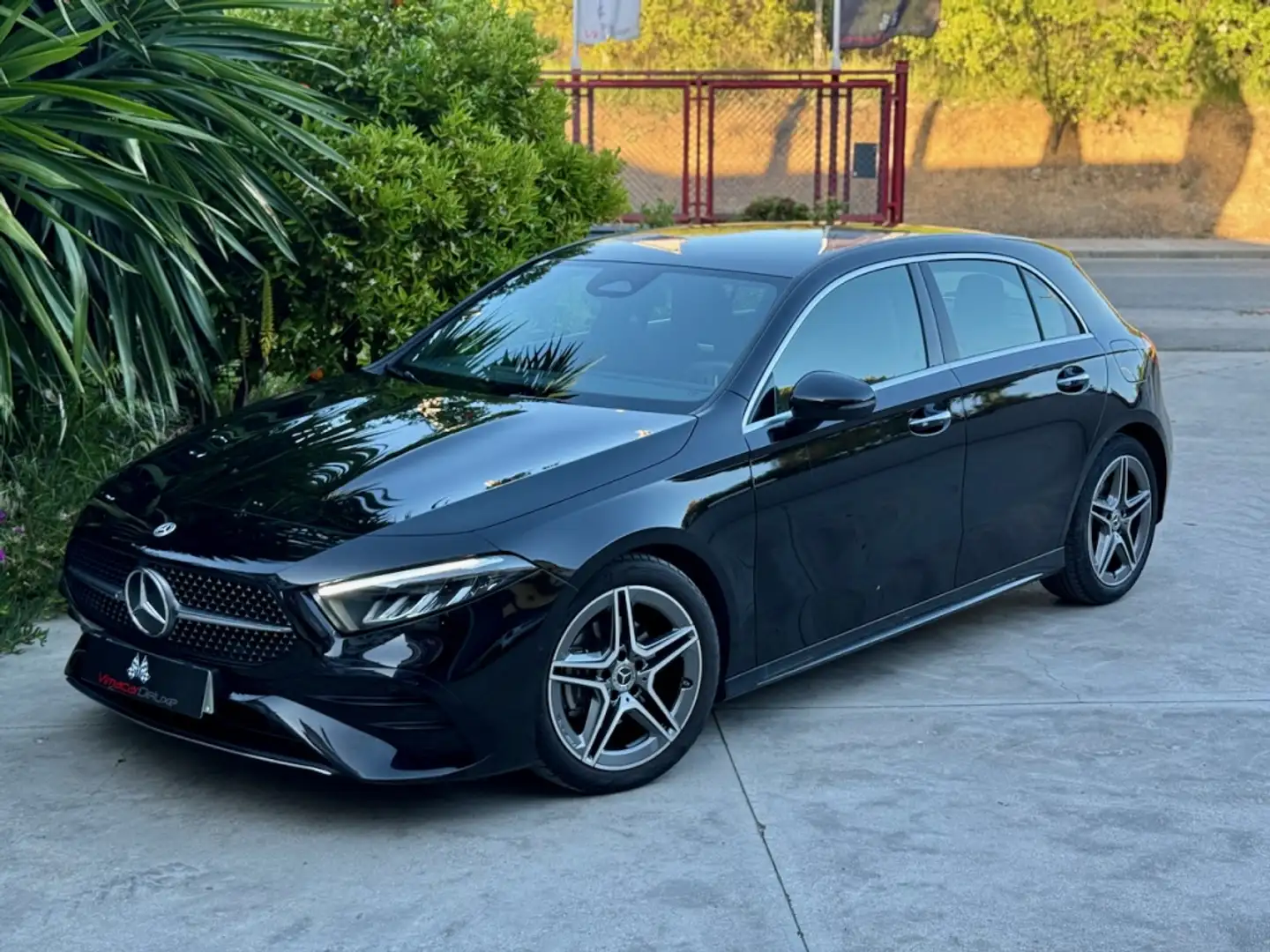 Mercedes-Benz A 180 180d Progressive Line Advanced 8G-DCT Noir - 1