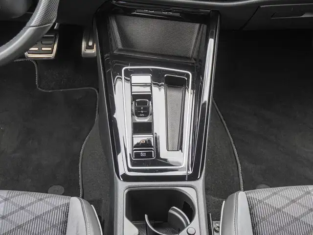 Volkswagen Golf view 14
