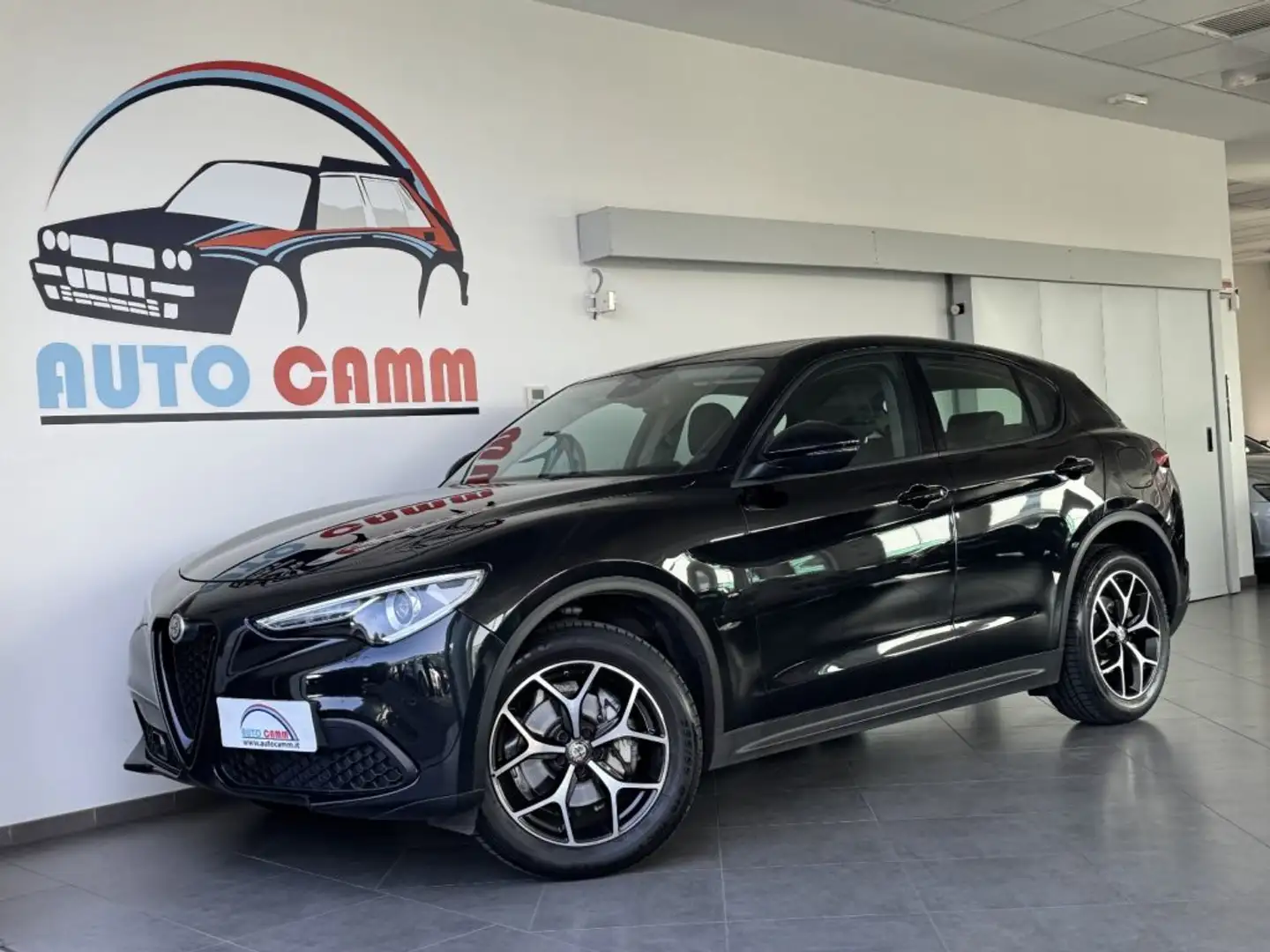 Alfa Romeo Stelvio 2.0 Turbo 200cv AT8 Q4 Executive Active Suspension Zwart - 1