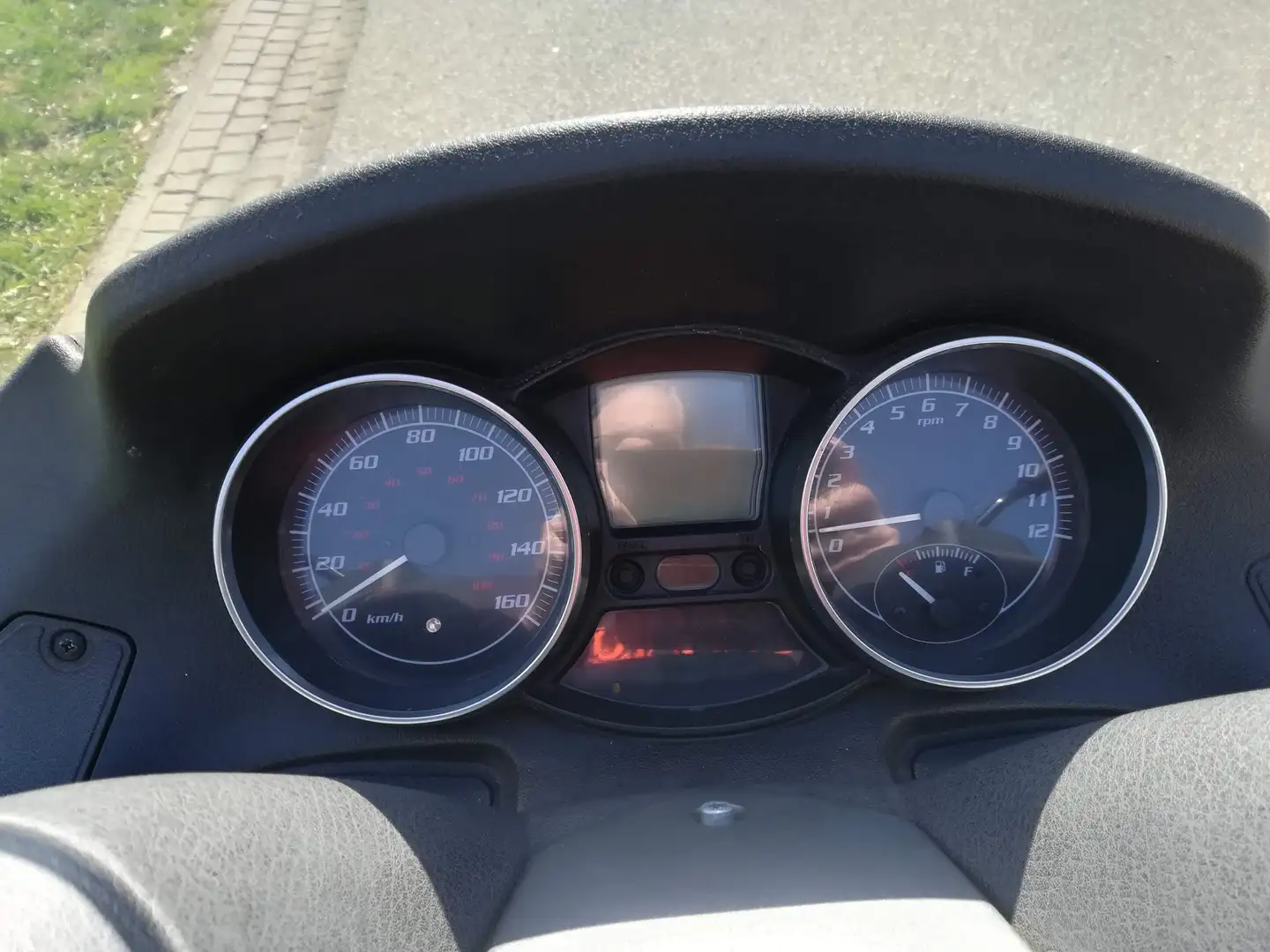 Piaggio MP3 250 Silber - 2
