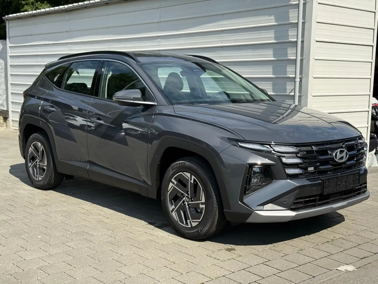 Hyundai TUCSON FL (MJ25) 1.6 T-GDI Navi*SHZ*Totwinkel*Kamera*Keyl Grijs - 2
