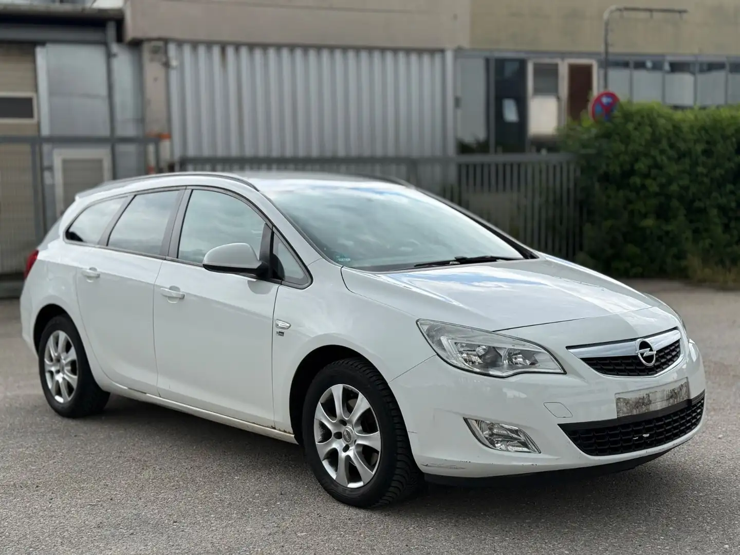 Opel Astra J 1.7 CDTi Sports Tourer 150 Jahre Opel Weiß - 2