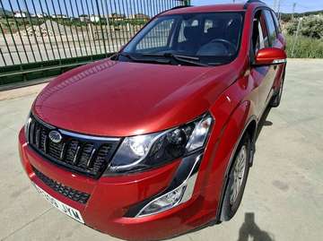 XUV500 2.2D W8 FWD W8