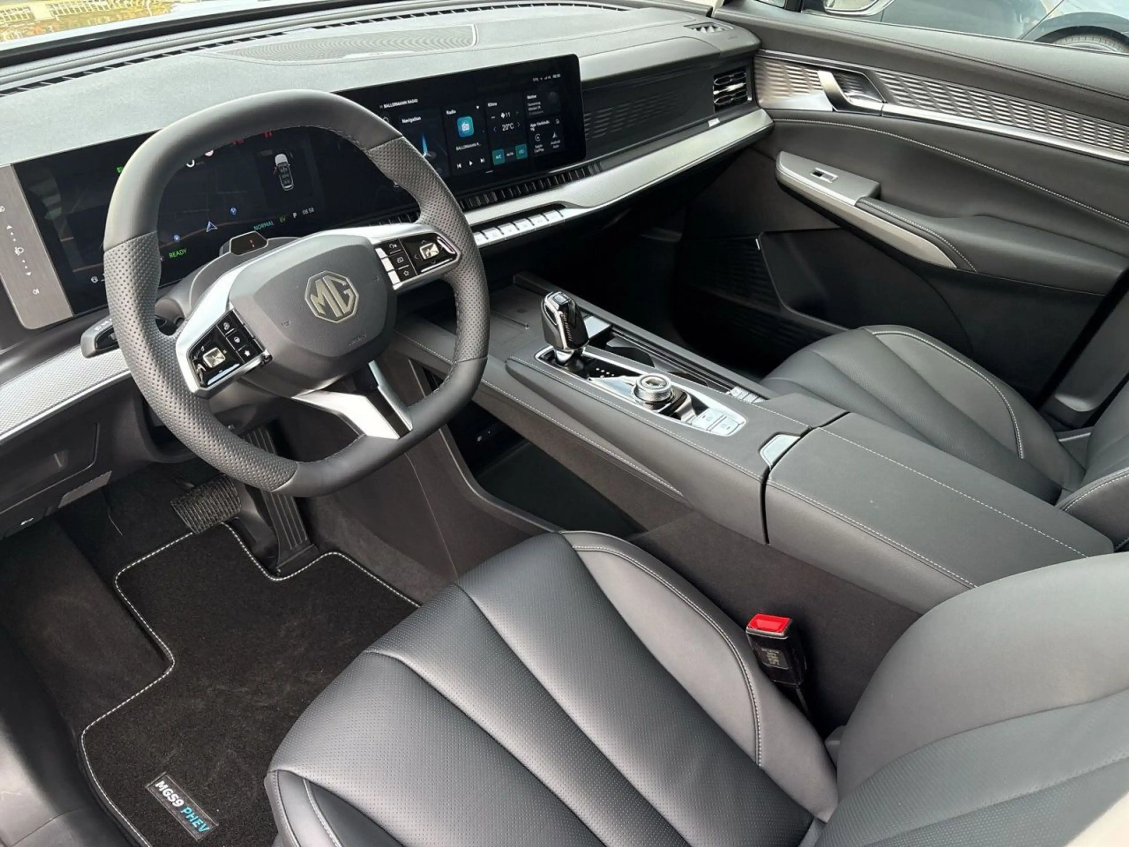 MG MGS9 PHEV Luxury — photo 11