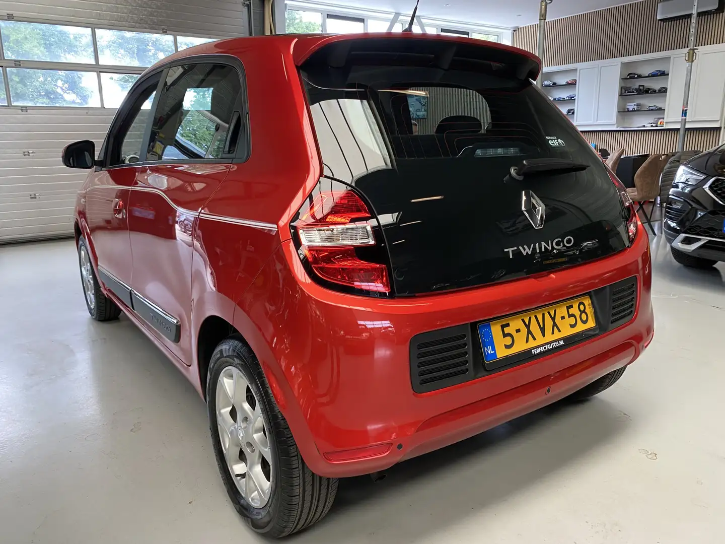 Renault Twingo 1.0 SCe Dynamique Airco, Cruise, Open dak Rood - 2