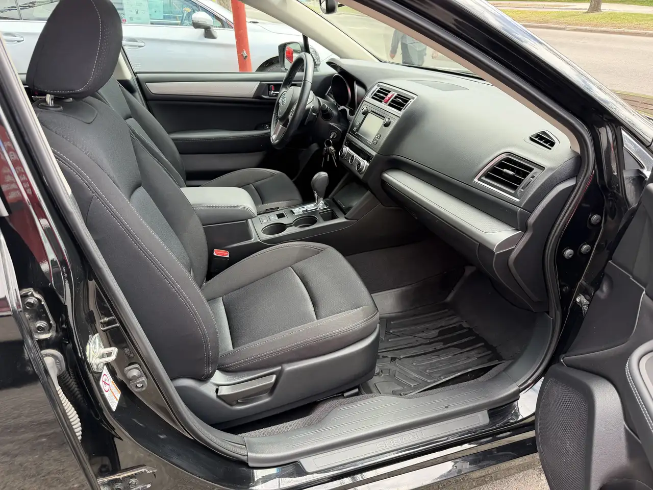 Subaru Legacy снимка Subaru Legacy