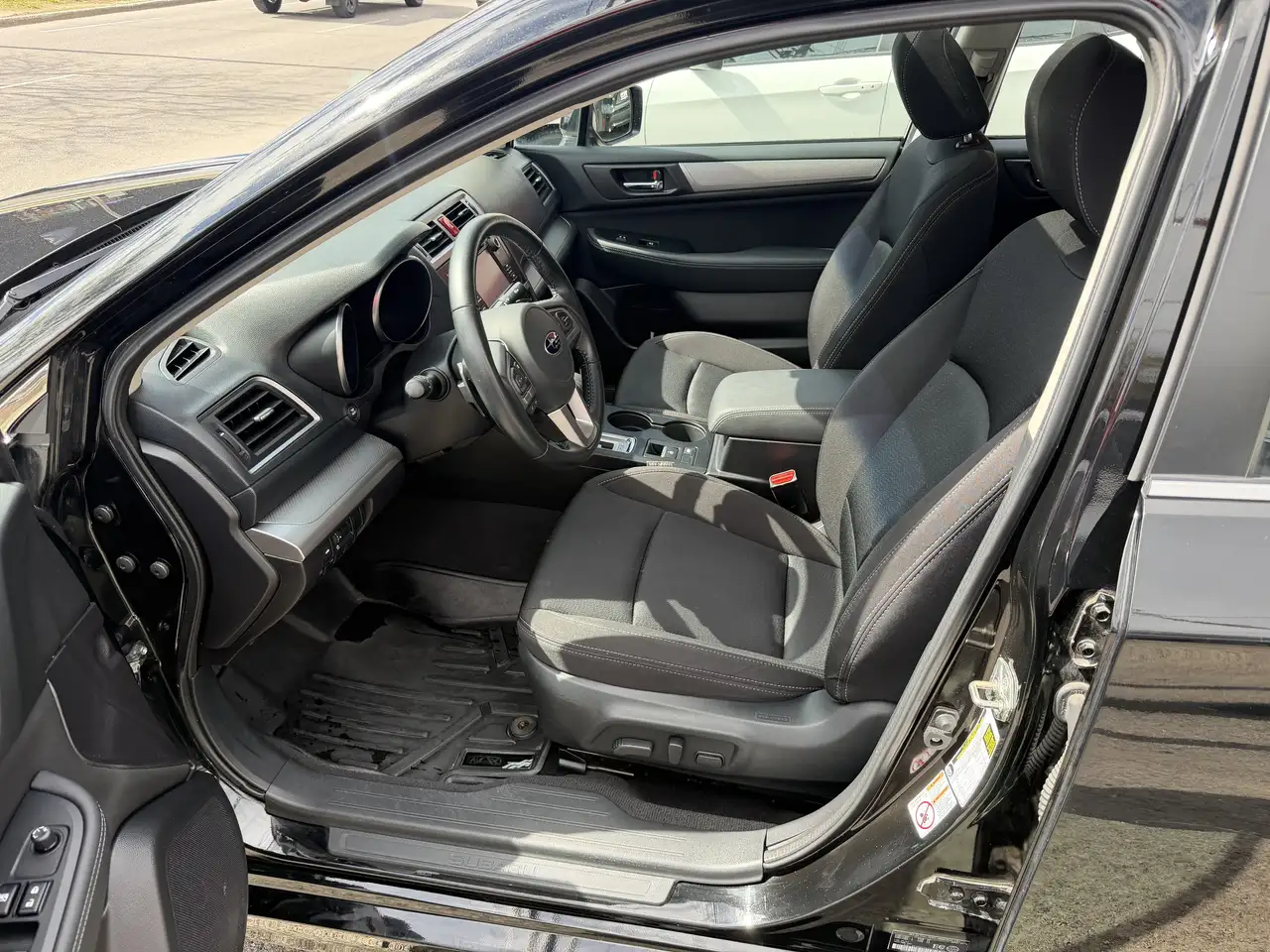 Subaru Legacy снимка Subaru Legacy