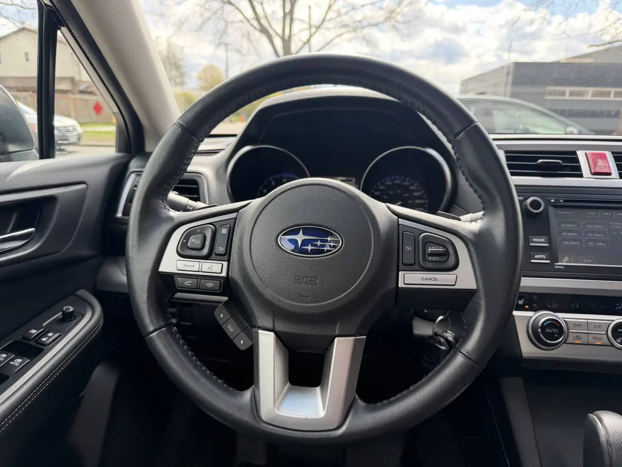 Subaru Legacy снимка Subaru Legacy