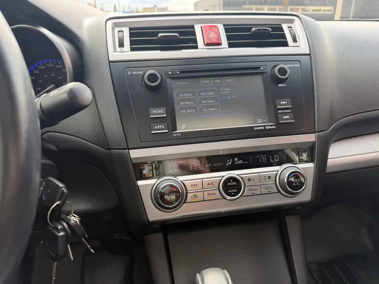 Subaru Legacy снимка Subaru Legacy