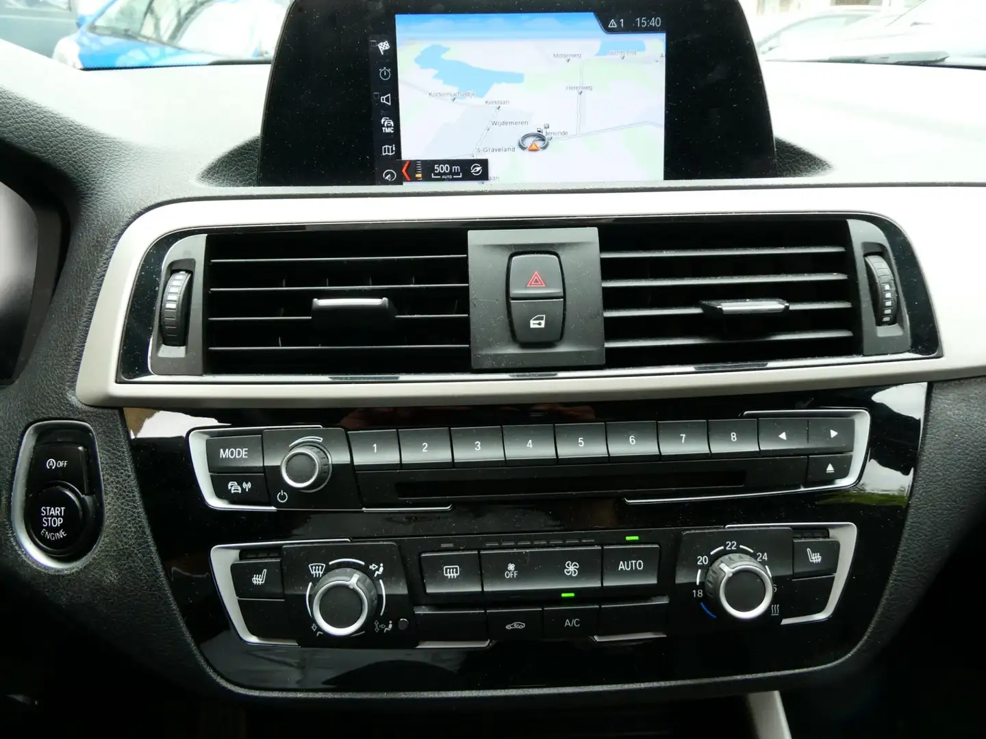 BMW 116 1-serie 116i Executive 5-deurs Clima Leder Navi LE Zwart - 2