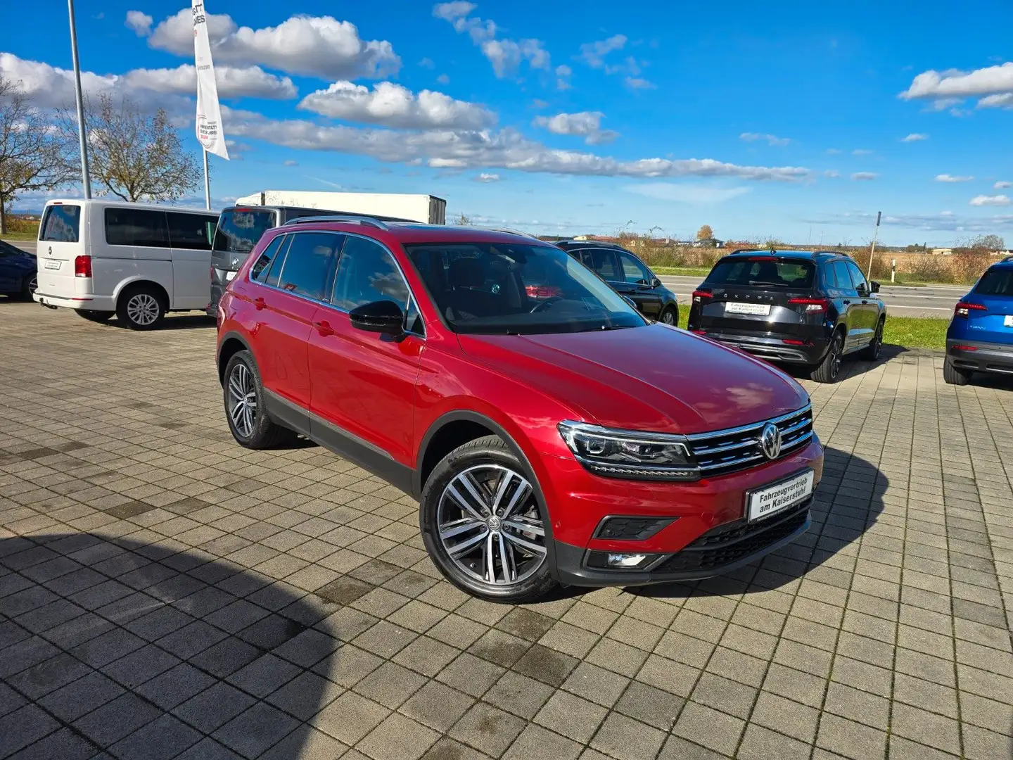 Volkswagen Tiguan IQ.DRIVE 4Motion LED AHK PANORAMA STANDHZ Rot - 1