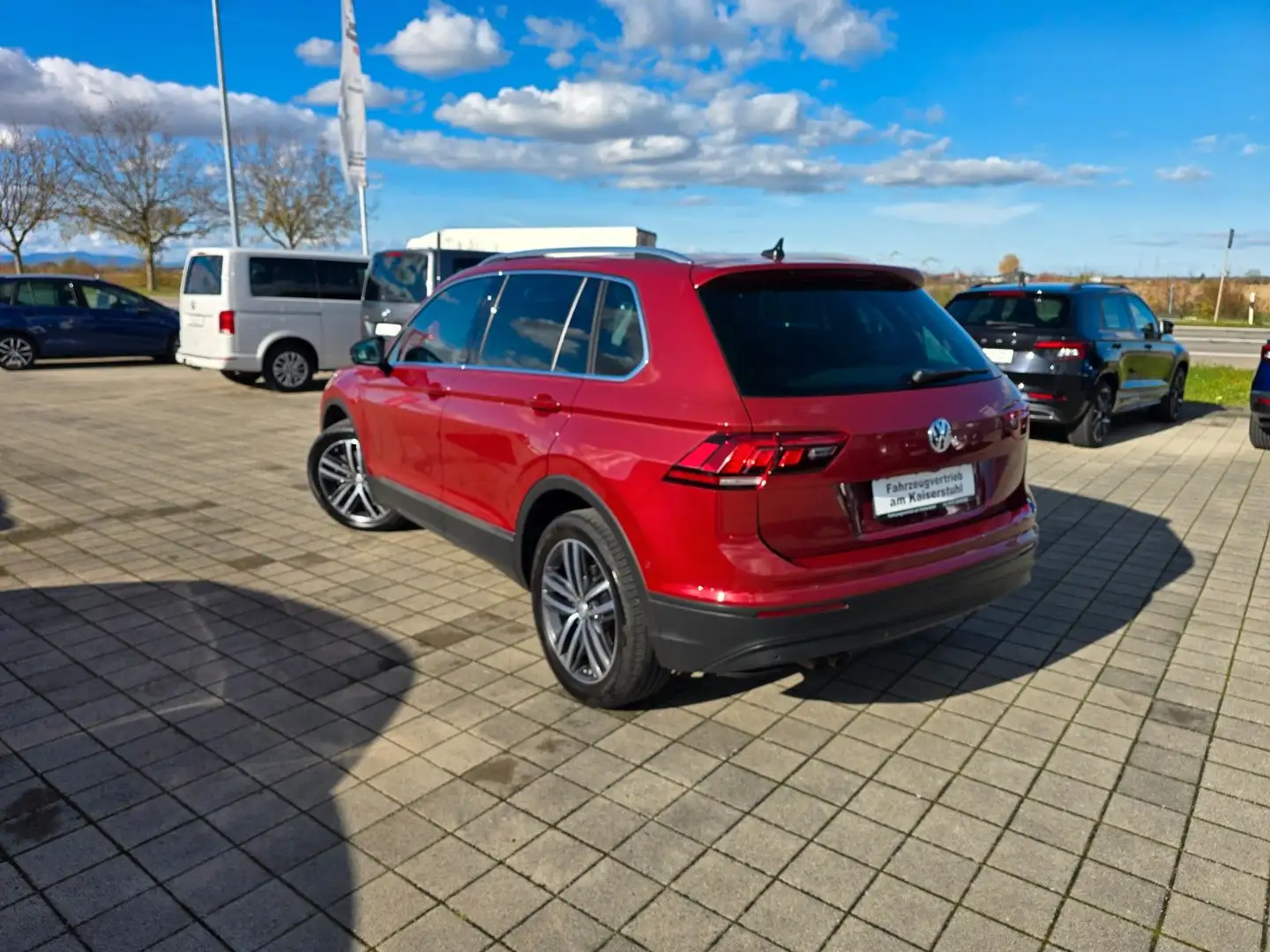Volkswagen Tiguan IQ.DRIVE 4Motion LED AHK PANORAMA STANDHZ Rot - 2
