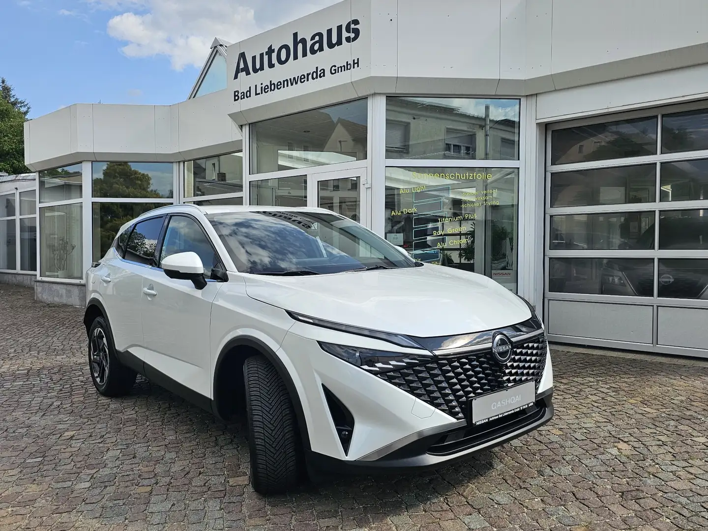 Nissan Qashqai 1.3 MH Aut.N-Connecta HeadUp El. Heckkl. 18" Allw. Blanc - 1
